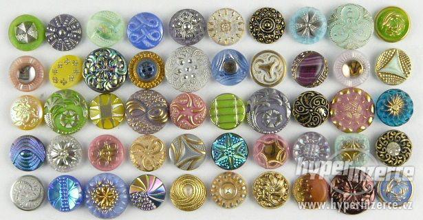 STARÉ SKLENĚNÉ KNOFLÍKY - foto 1