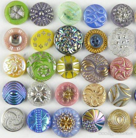 STARÉ SKLENĚNÉ KNOFLÍKY - foto 2