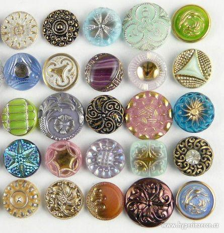 STARÉ SKLENĚNÉ KNOFLÍKY - foto 3