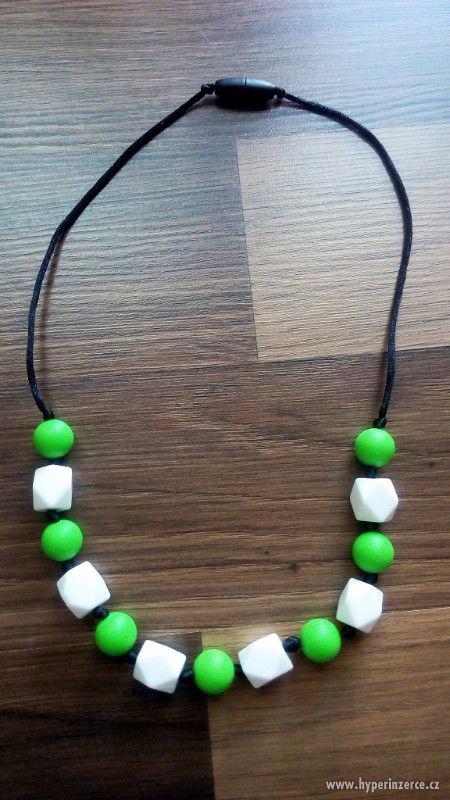 Silikonový náhrdelník zeleno-bílý - foto 1