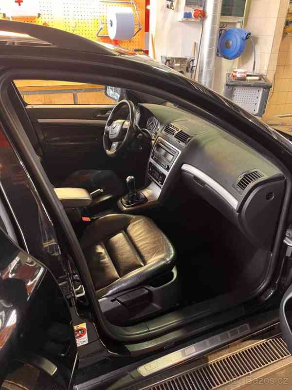 Škoda Octavia 2,0   RS - foto 15