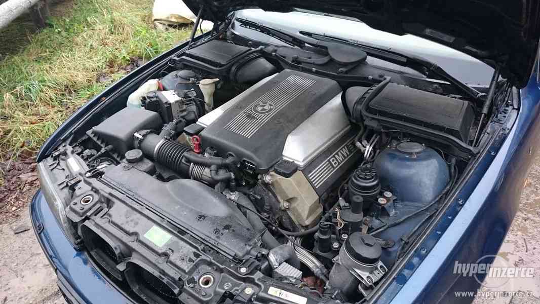 BMW e39 540i - manual - foto 7