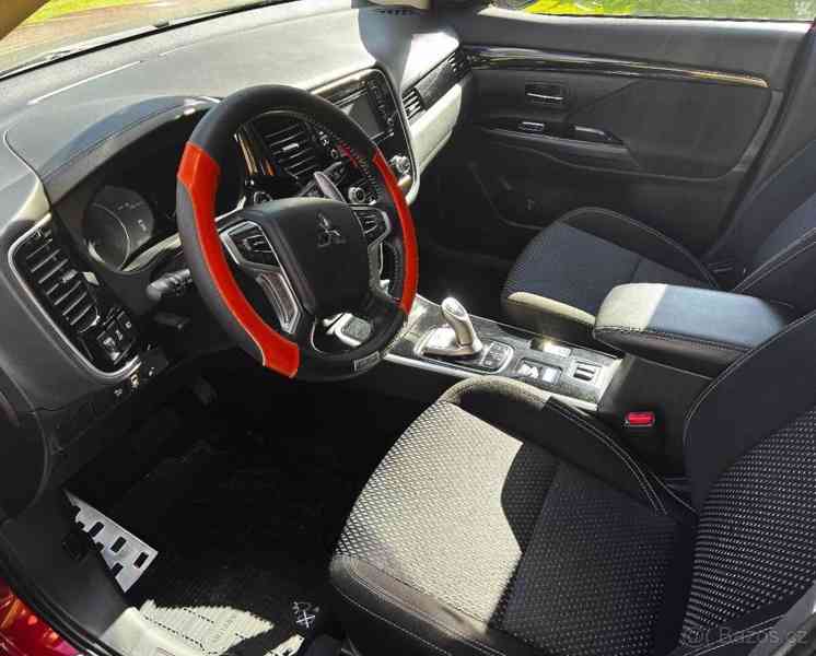 Mitsubishi Outlander PHEV - foto 8