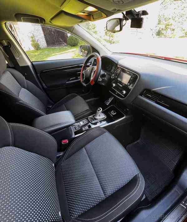 Mitsubishi Outlander PHEV - foto 10