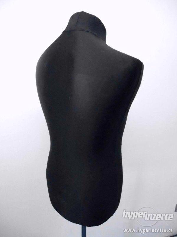 Pánská sametově lesklá černá figurína - foto 3