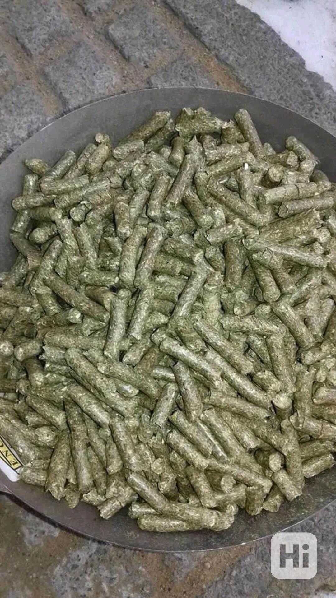 Granulované seno - foto 1