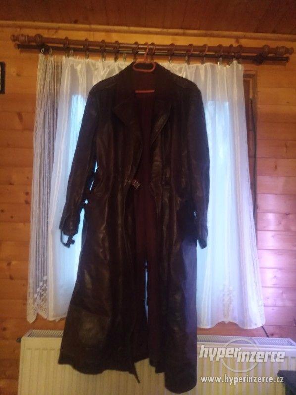 Starý kožený kabát k jízdě na vašem motoveteránu - foto 1