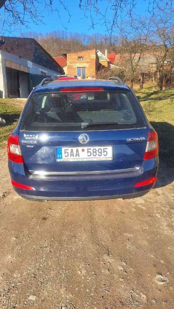 Škoda Octavia 1,6   3 - foto 2