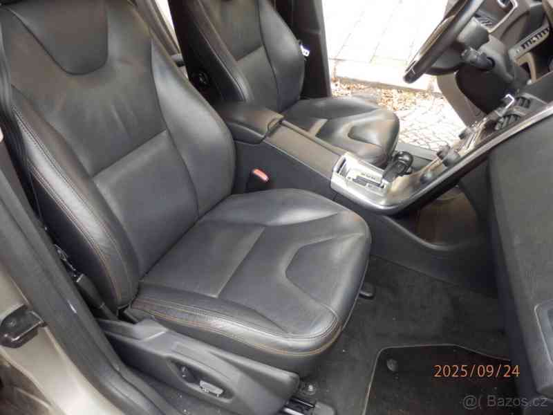 Volvo XC60 2,4   Summum AWD 158kW 206000km - foto 13