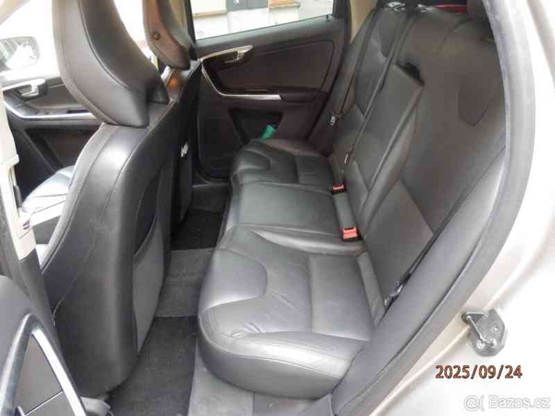 Volvo XC60 2,4   Summum AWD 158kW 206000km - foto 15