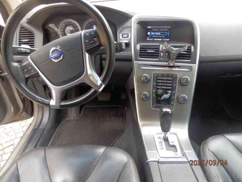 Volvo XC60 2,4   Summum AWD 158kW 206000km - foto 10