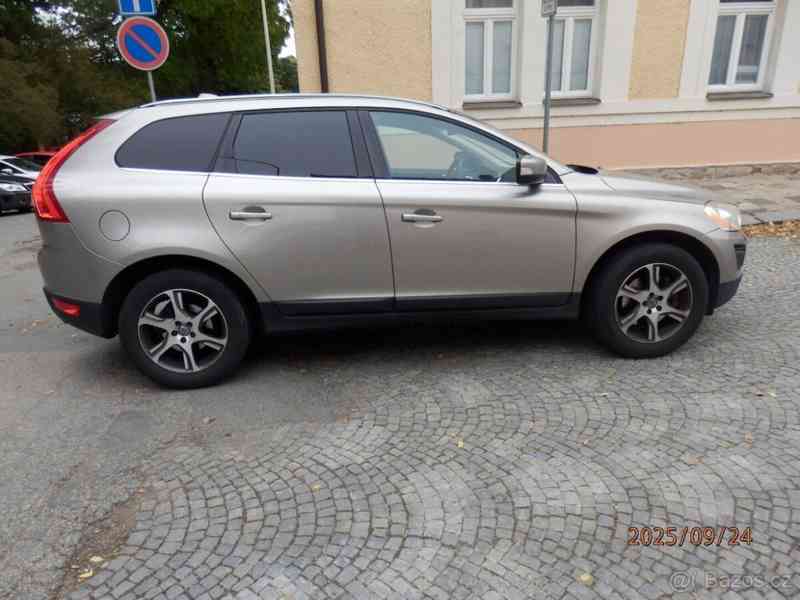Volvo XC60 2,4   Summum AWD 158kW 206000km - foto 5