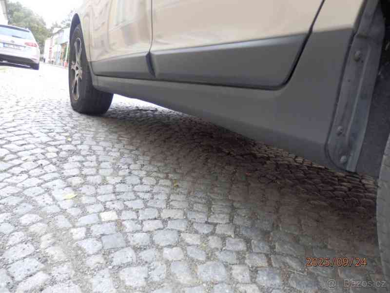 Volvo XC60 2,4   Summum AWD 158kW 206000km - foto 9