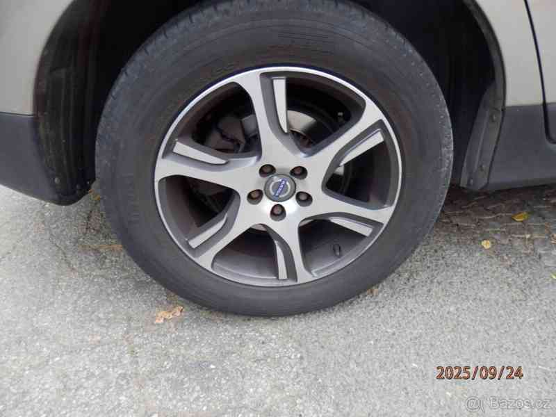 Volvo XC60 2,4   Summum AWD 158kW 206000km - foto 18