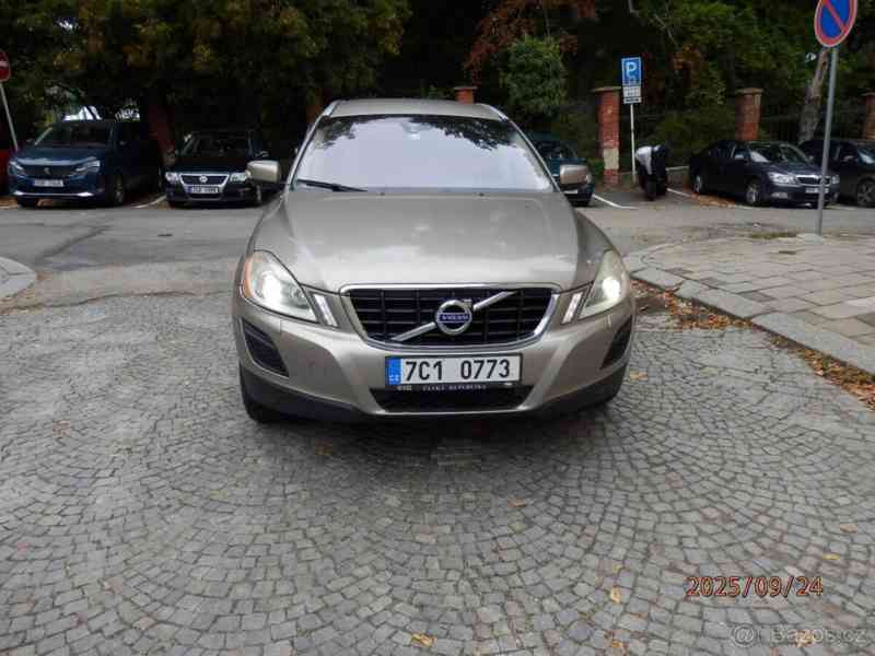 Volvo XC60 2,4   Summum AWD 158kW 206000km - foto 6