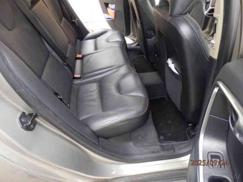 Volvo XC60 2,4   Summum AWD 158kW 206000km - foto 14
