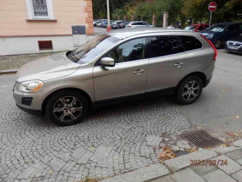 Volvo XC60 2,4   Summum AWD 158kW 206000km - foto 3