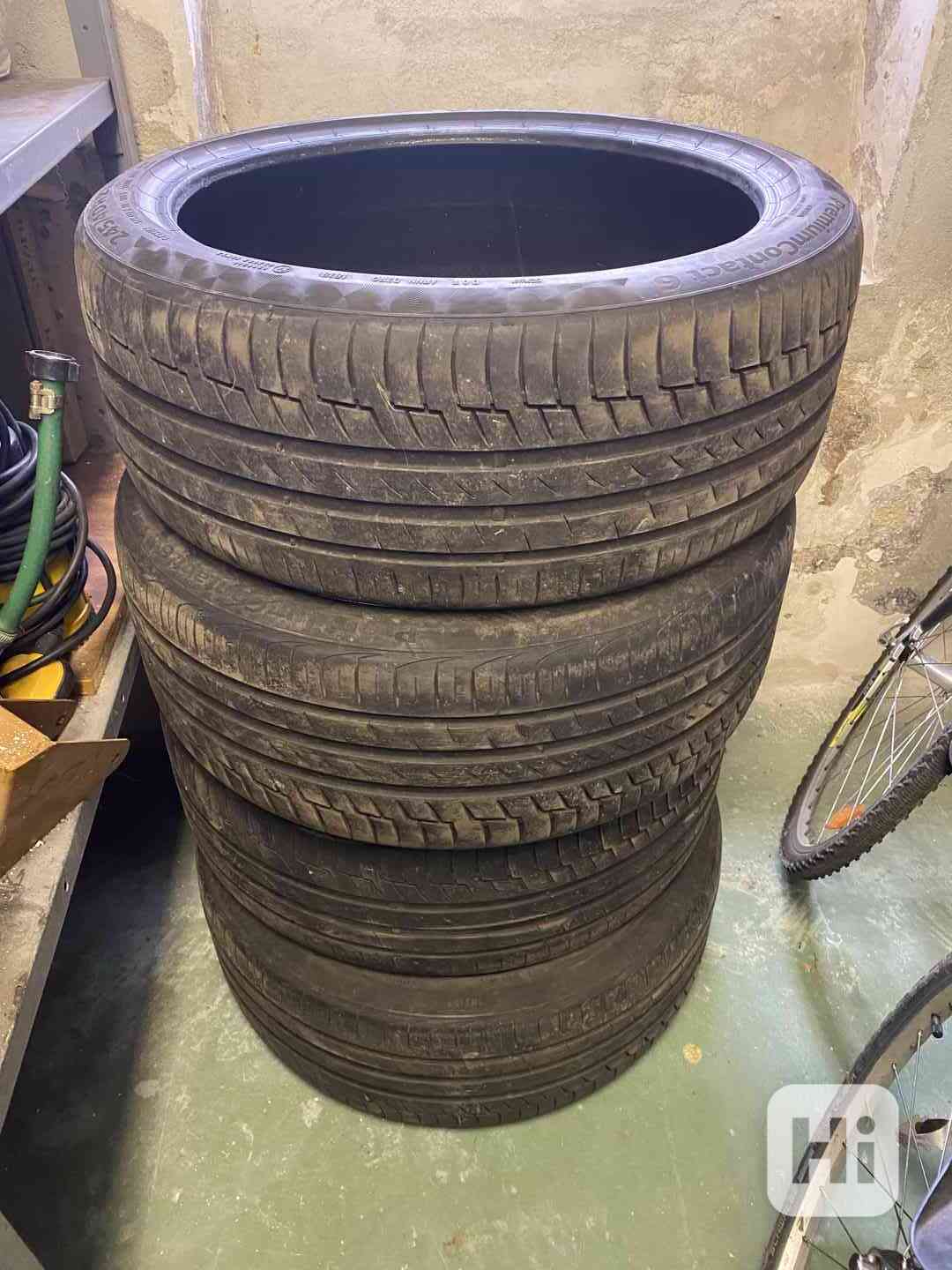 Pneu 245/40 r21  - foto 1