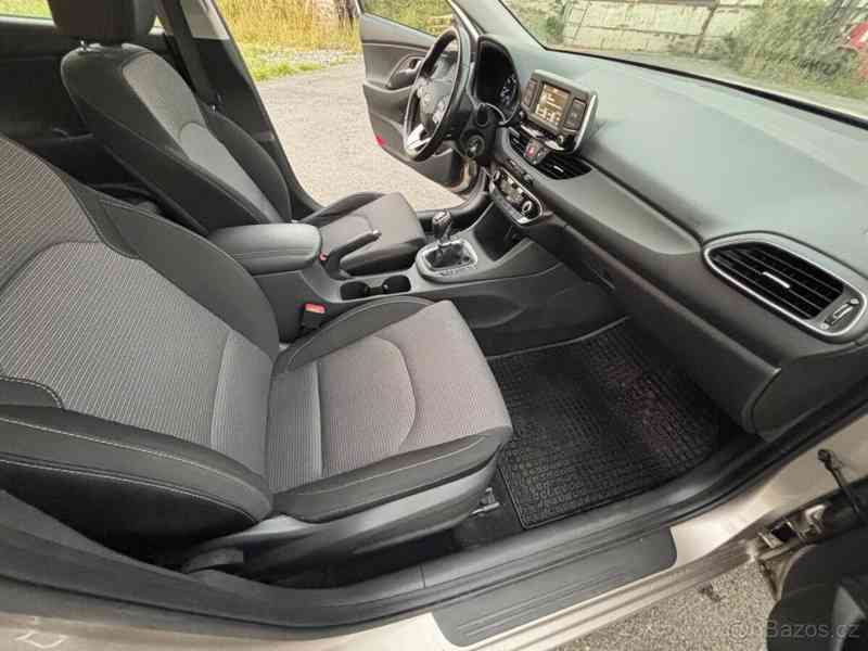 Hyundai i30 1,0 T-GDI 88 kW KOMBI – krásný - foto 17