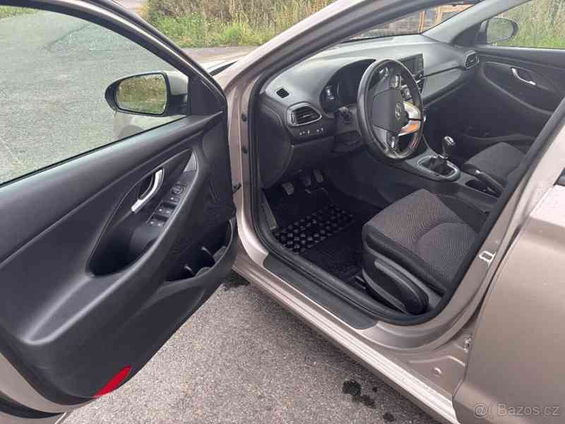 Hyundai i30 1,0 T-GDI 88 kW KOMBI – krásný - foto 13