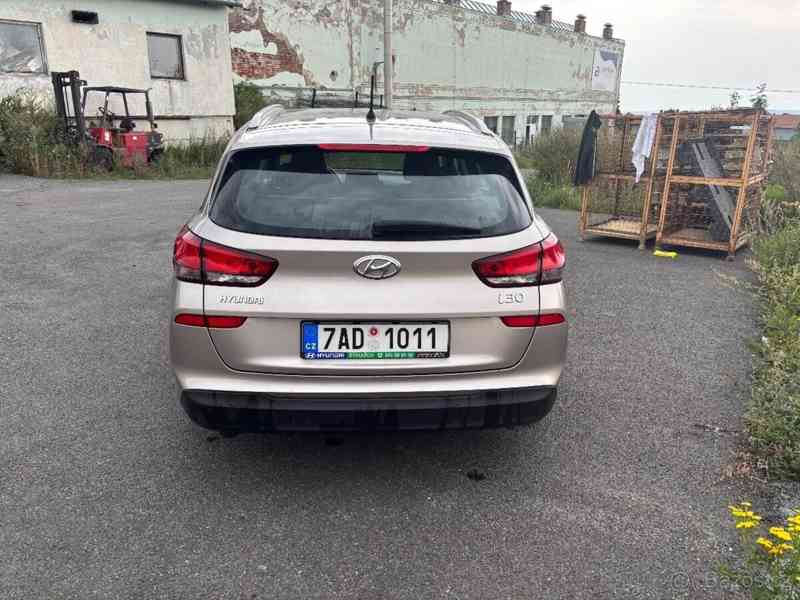 Hyundai i30 1,0 T-GDI 88 kW KOMBI – krásný - foto 7