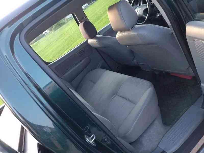 Toyota Hilux 2,5d4d Sol 88kw - foto 9