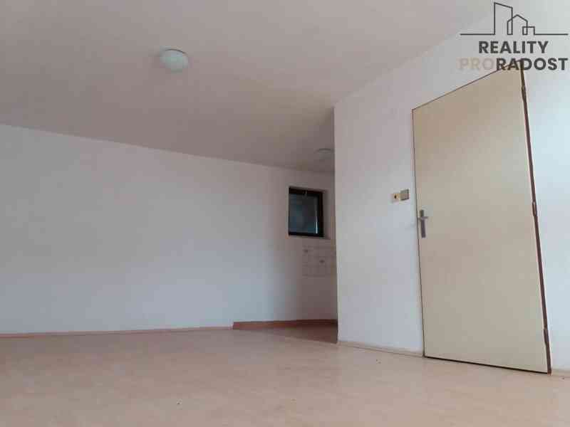 PRONÁJEM KOMERČNÍHO OBJEKTU VE VESELICI NA MORAVĚ   - foto 4