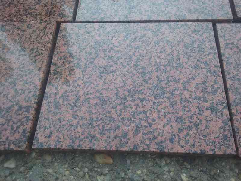 Žulové desky cca 30x30 - foto 2