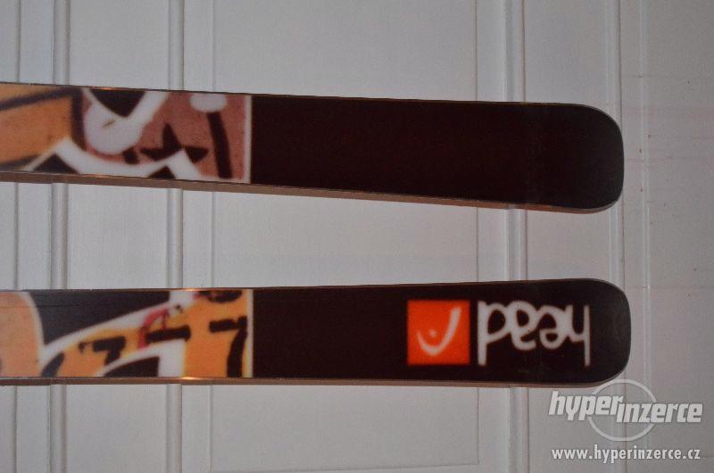 Téměř nové freestyle lyže HEAD - foto 6