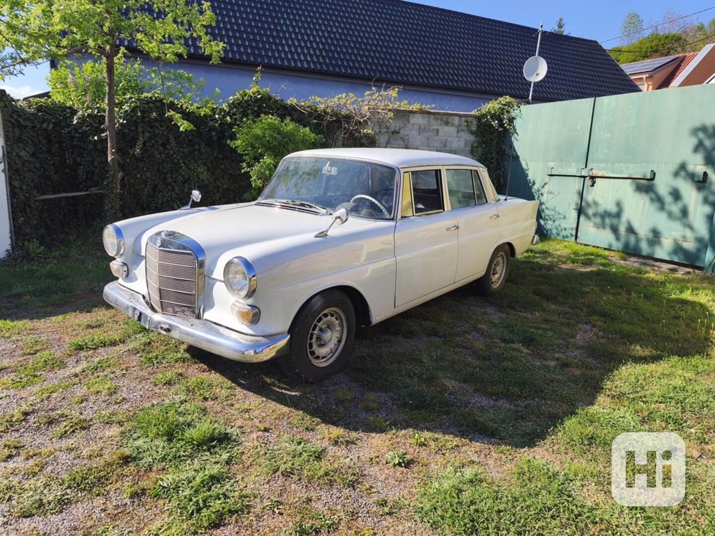 MERCEDES BENZ 190 W 110 2.0 BENZÍN - foto 1