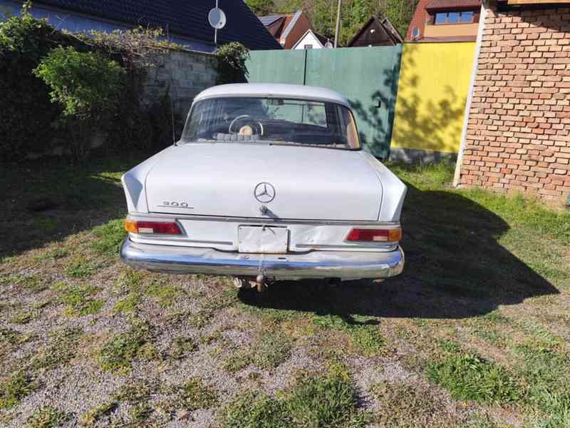 MERCEDES BENZ 190 W 110 2.0 BENZÍN - foto 4