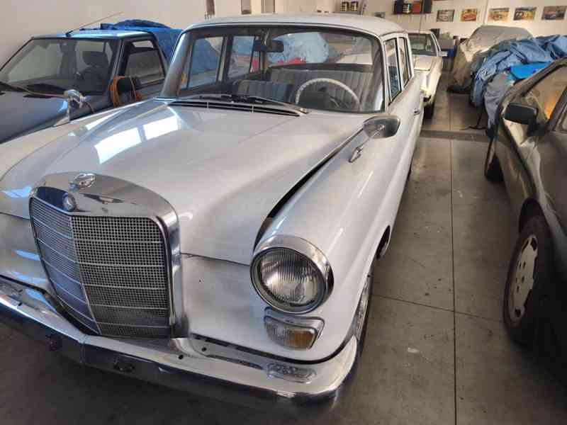 MERCEDES BENZ 190 W 110 2.0 BENZÍN - foto 8