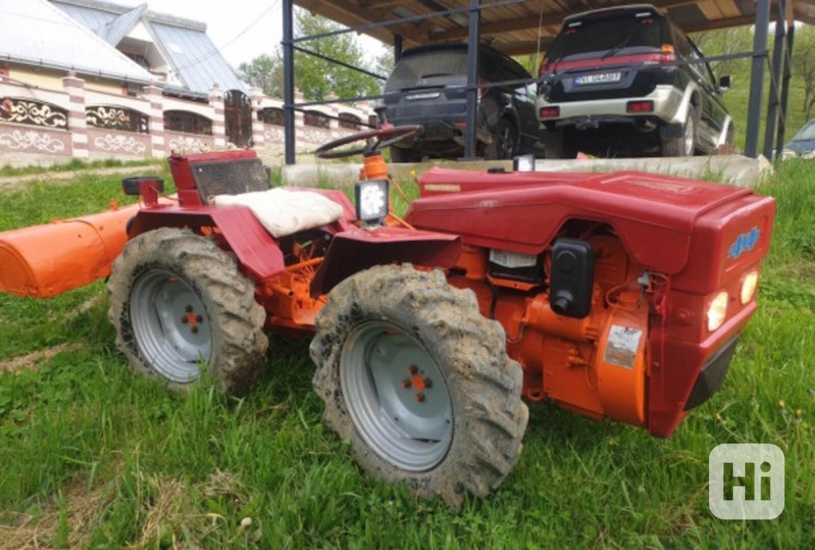 Kloubový traktor Pasquali 4x4 s frézou a vertikutátorem - foto 1
