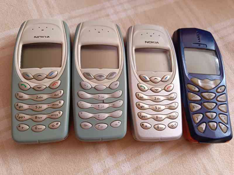 Mobilní tlačítkové telefony Nokia