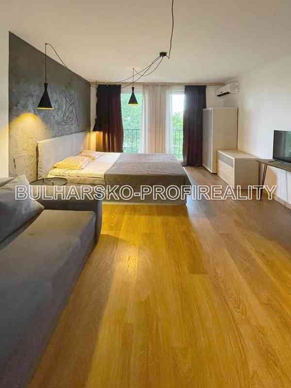 Bulharsko-PROSTORNÉ STUDIO (43 m²)  - foto 3