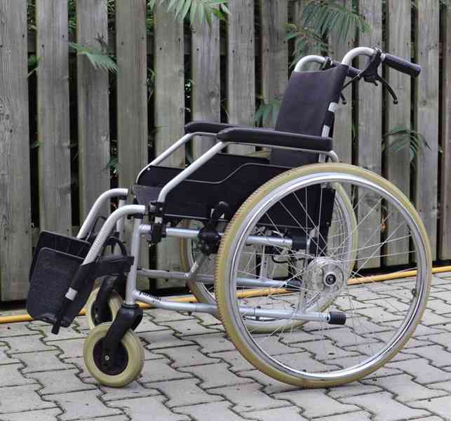 013- Mechanický invalidní vozík Meyra. - foto 3