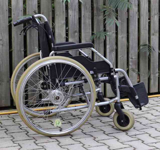 013- Mechanický invalidní vozík Meyra. - foto 1