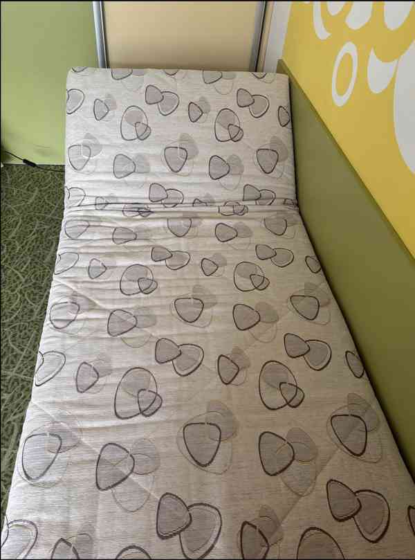 Zánovní polohovatelná postel s úložným prostorem - foto 2