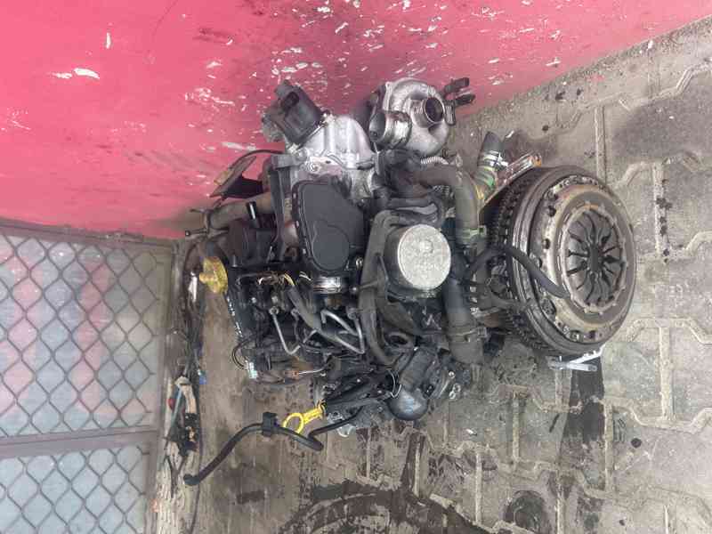 Motor 1,5 DCI 78KW K9K 77 Renault Megane kompletní - foto 3