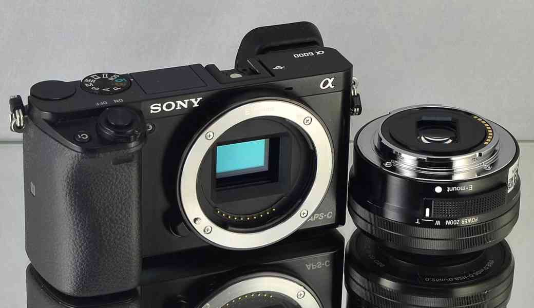 Sony A6000Y+2 objektivy*24 Mpix*Full HDV* 5600 Exp - foto 5