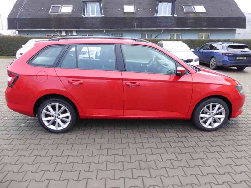 ŠKODA Fabia Combi Style 1,0 TSI 81 kW - foto 6