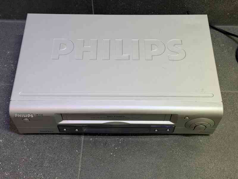 Málo používaný videorekordér PHILIPS VR630 - foto 6
