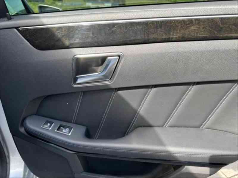 Mercedes-Benz Třídy E 3,0   BlueTEC 4MATIC W212 Facelift - foto 16