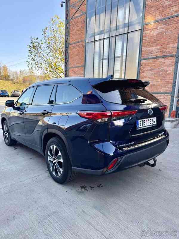 Toyota Highlander 2,5   HEV 248k 4x4 COMFORT 7S - foto 5