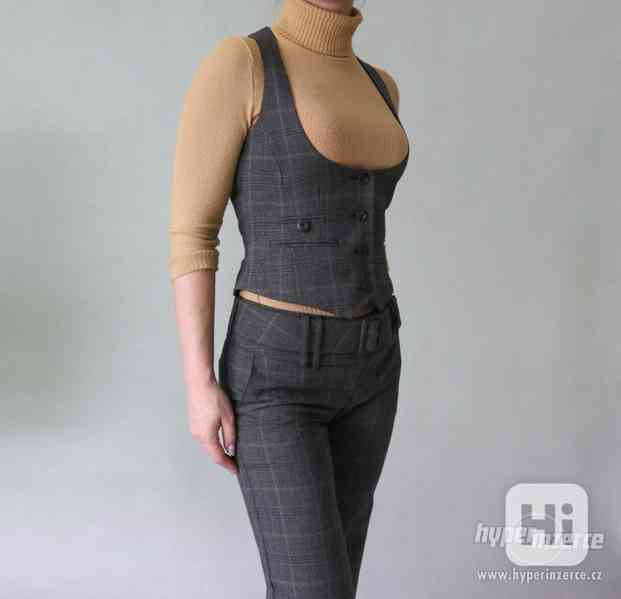 Kalhotový vestový kostýmek Orsay vel.34 - foto 8