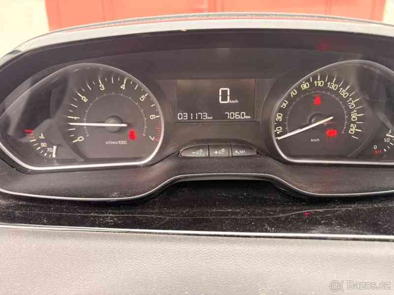 Peugeot 208 1,2   60 kW, 2017, 31 000 km, 1. maj - foto 5