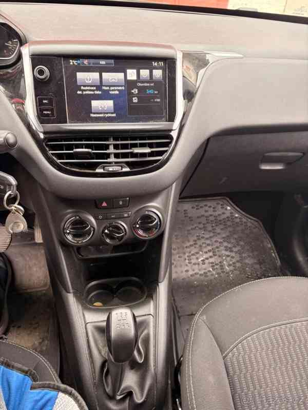 Peugeot 208 1,2   60 kW, 2017, 31 000 km, 1. maj - foto 4