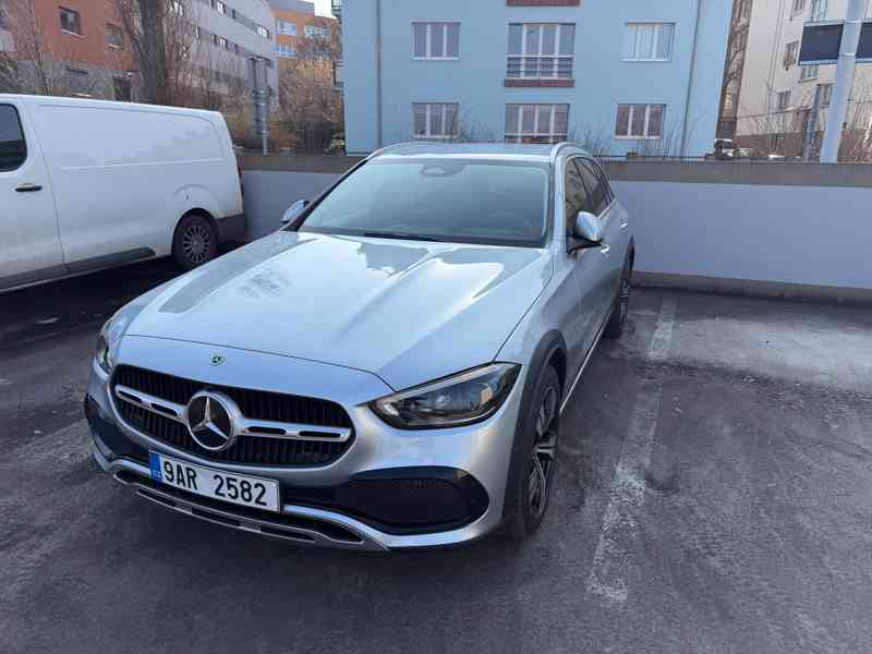 Mercedes‑Benz C 220 d 4MATIC All‑Terrain – 2023 – 64 tis. km - foto 2