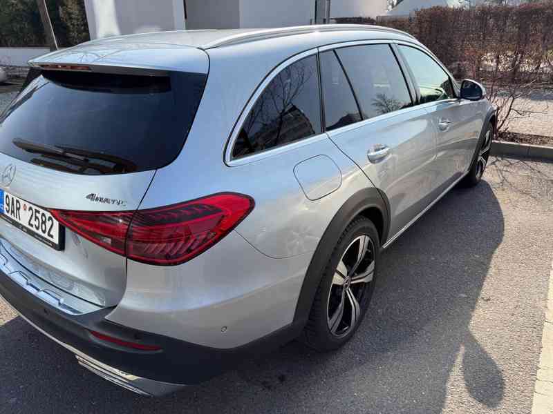 Mercedes‑Benz C 220 d 4MATIC All‑Terrain – 2023 – 64 tis. km - foto 5