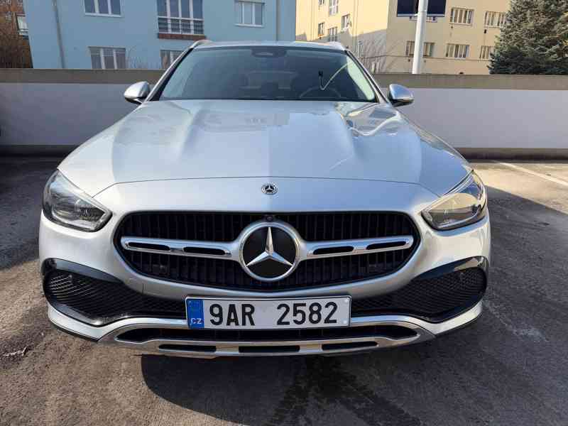 Mercedes‑Benz C 220 d 4MATIC All‑Terrain – 2023 – 64 tis. km - foto 3